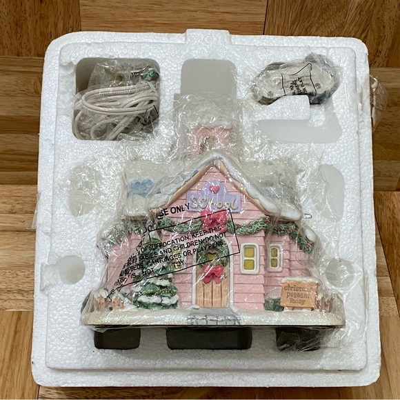 2001 Hawthorne Village Precious Moments MERRY MEMORIES SCHOOL Lighted Village - Picture 2 of 16